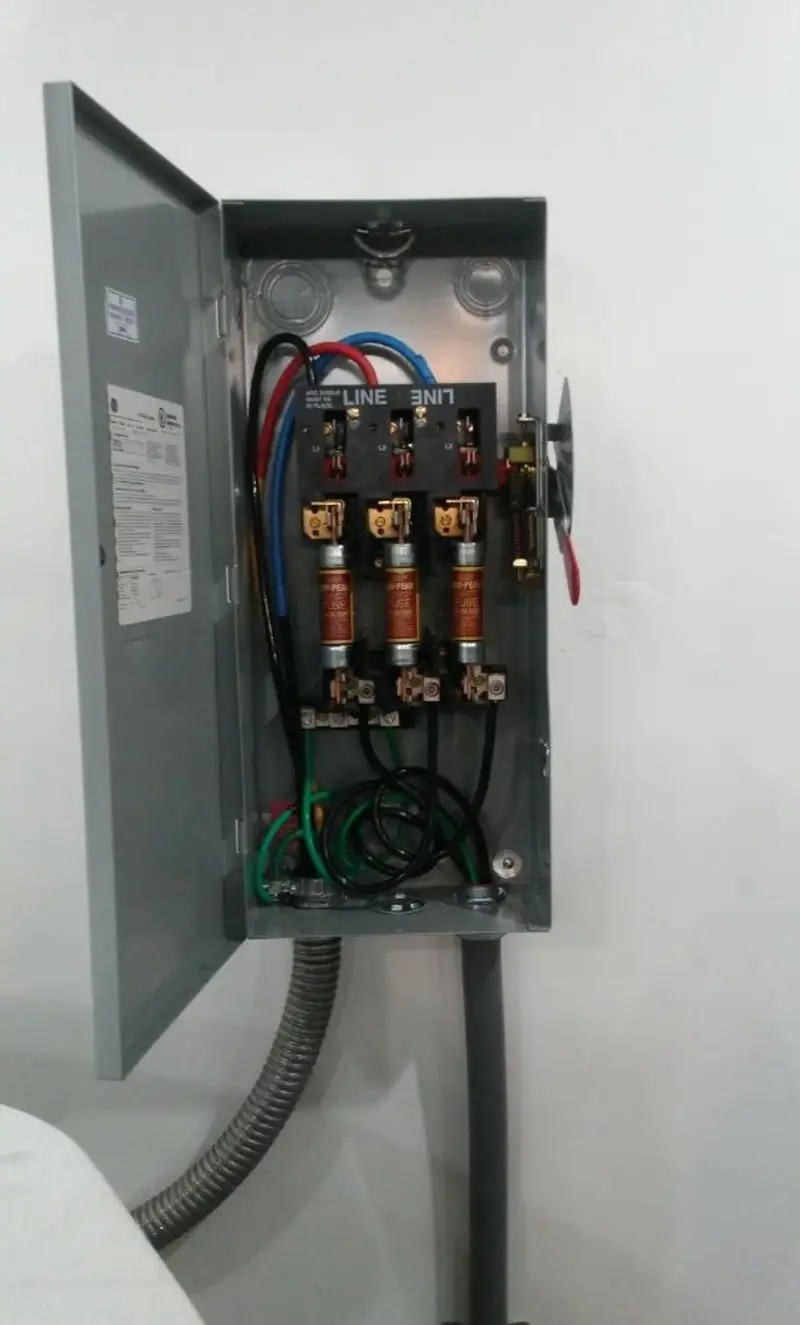 Three-phase disconnect switch installed for Smoke Detector Installation in Silt